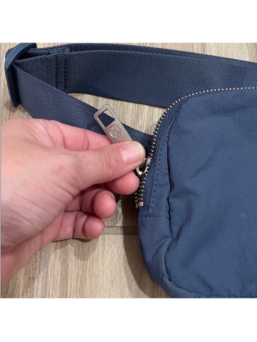 OG Lululemon Everywhere Belt Bag 1L Code Blue - Picture 8 of 13